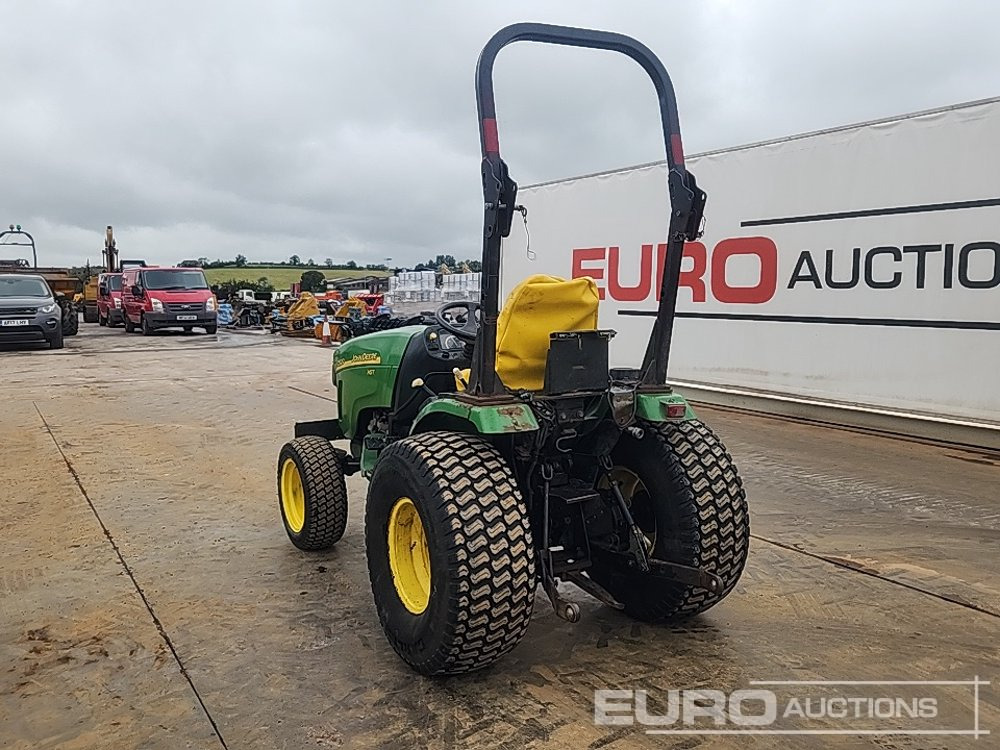 John Deere 2520 - Compact tractor: picture 3 John Deere 2520 - Compact tractor: picture 3