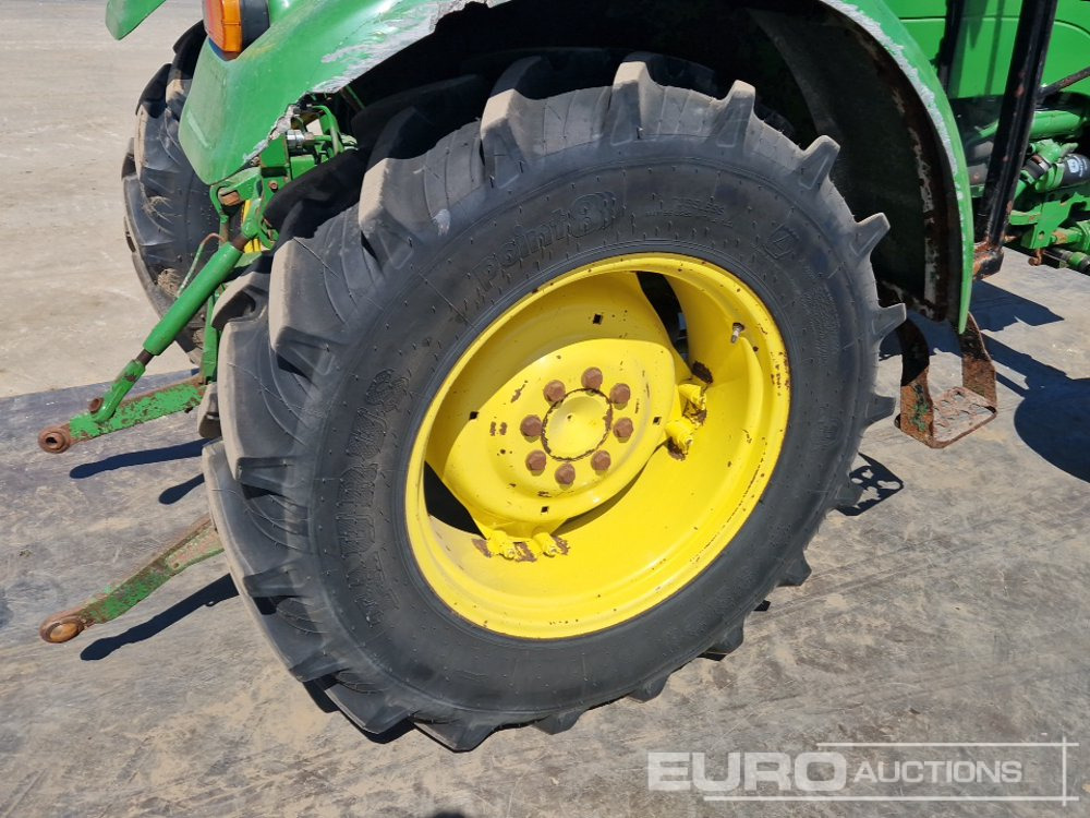 Farm tractor John Deere 5055E: picture 11