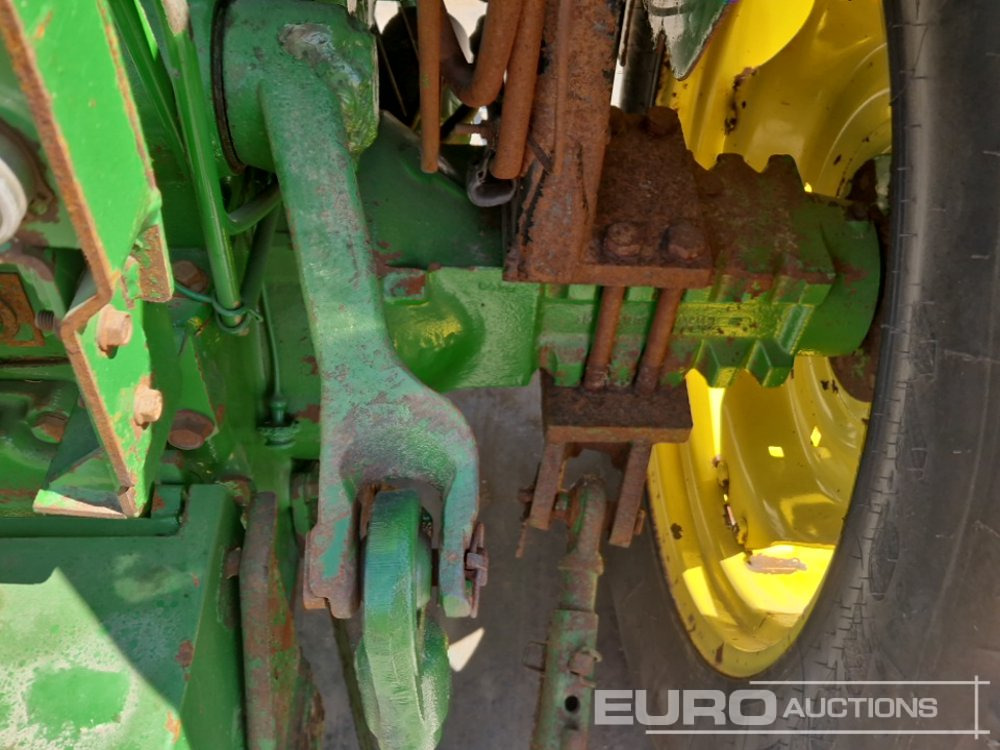Farm tractor John Deere 5055E: picture 17