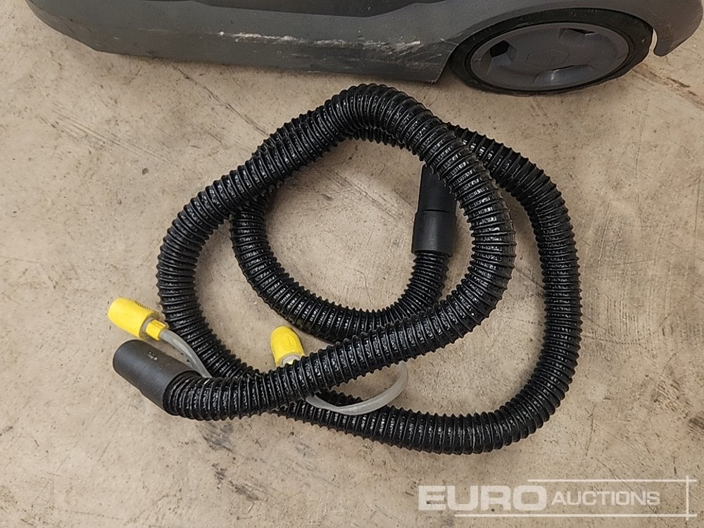 Karcher Professional Puzzi 10/1 Carpet Cleaner - Workshop equipment: picture 5 Karcher Professional Puzzi 10/1 Carpet Cleaner - Workshop equipment: picture 5
