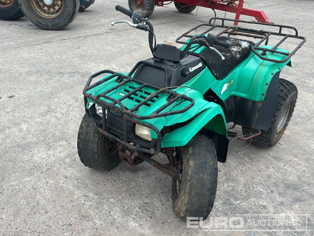 Kawasaki 220 - Side-by-side/ ATV: picture 1 Kawasaki 220 - Side-by-side/ ATV: picture 1