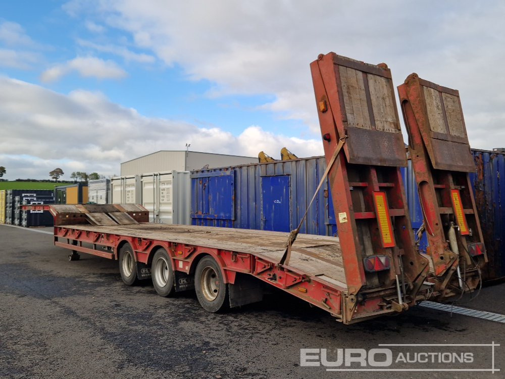 King GTS44 - Low loader semi-trailer: picture 3 King GTS44 - Low loader semi-trailer: picture 3