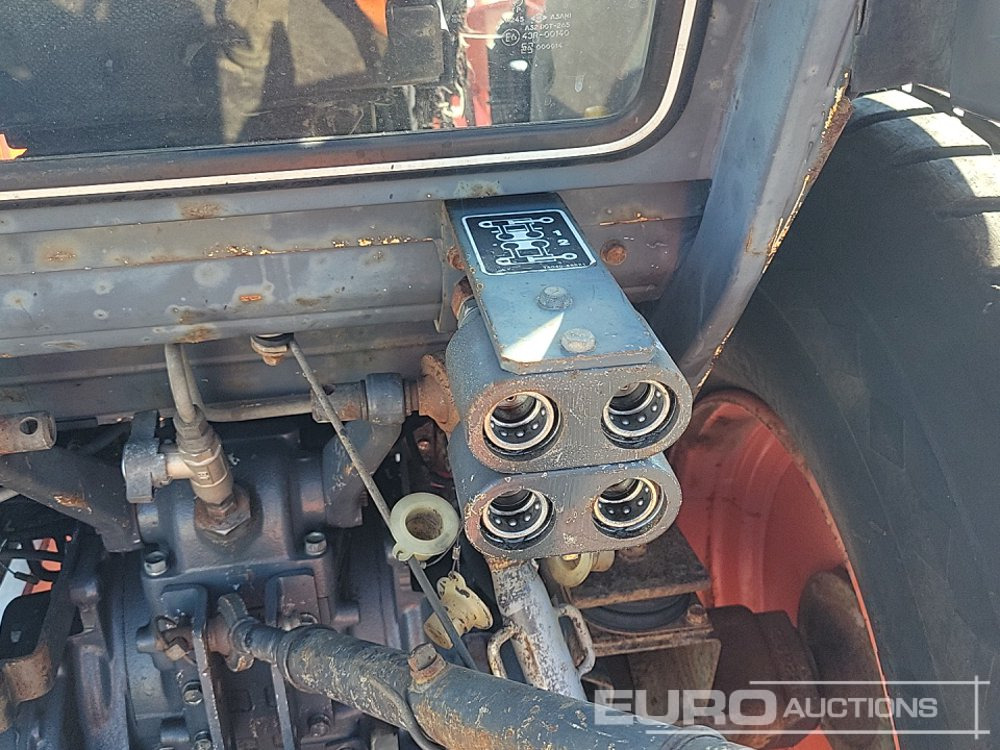 Compact tractor Kubota L4200: picture 23