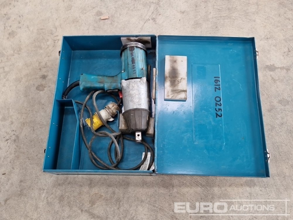 Makita 6906 - Construction equipment: picture 2 Makita 6906 - Construction equipment: picture 2
