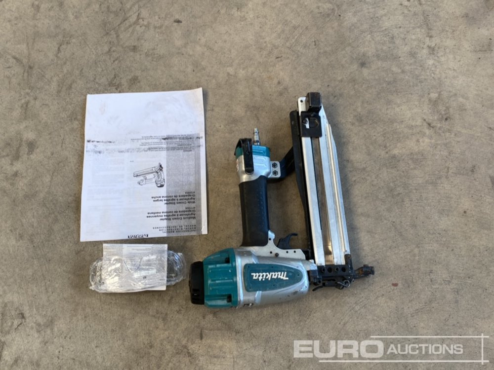 Makita AT1150A Pneumatic Nailer (Body Only) - Construction equipment: picture 4 Makita AT1150A Pneumatic Nailer (Body Only) - Construction equipment: picture 4