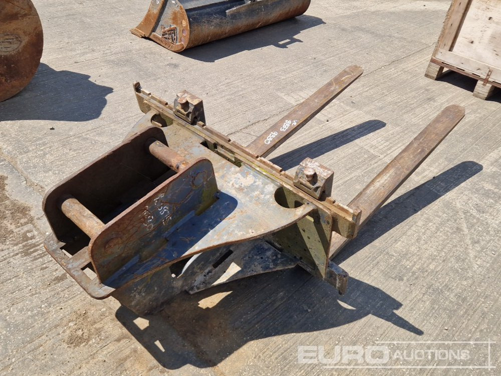 2016 Strickland Pallet Forks 50mm Pin to suit 6-8 Ton Excavator - Material handling equipment: picture 5 2016 Strickland Pallet Forks 50mm Pin to suit 6-8 Ton Excavator - Material handling equipment: picture 5