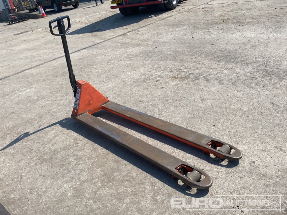 BT 2m Pallet Truck - Material handling equipment: picture 3 BT 2m Pallet Truck - Material handling equipment: picture 3