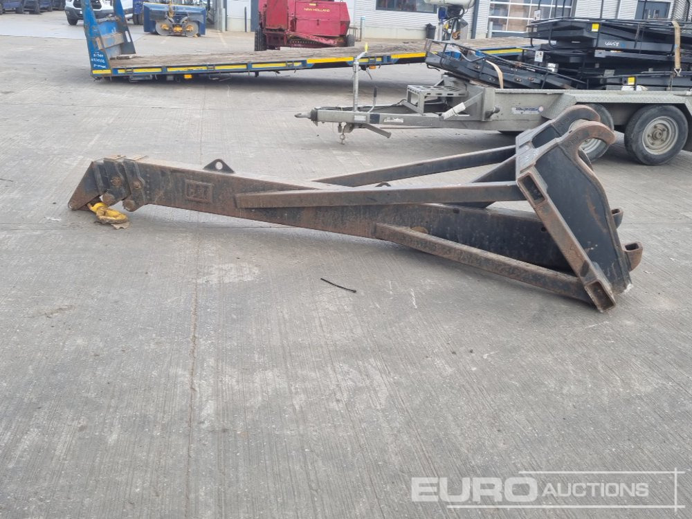 CAT Crane Jib to suit Wheeled Loader - Material handling equipment: picture 2 CAT Crane Jib to suit Wheeled Loader - Material handling equipment: picture 2