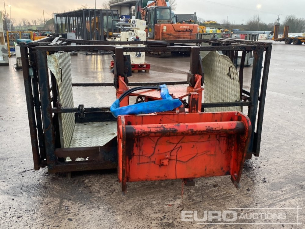 Hydraulic Extending Manbaket to suit Manitou Telehandler - Material handling equipment: picture 4 Hydraulic Extending Manbaket to suit Manitou Telehandler - Material handling equipment: picture 4