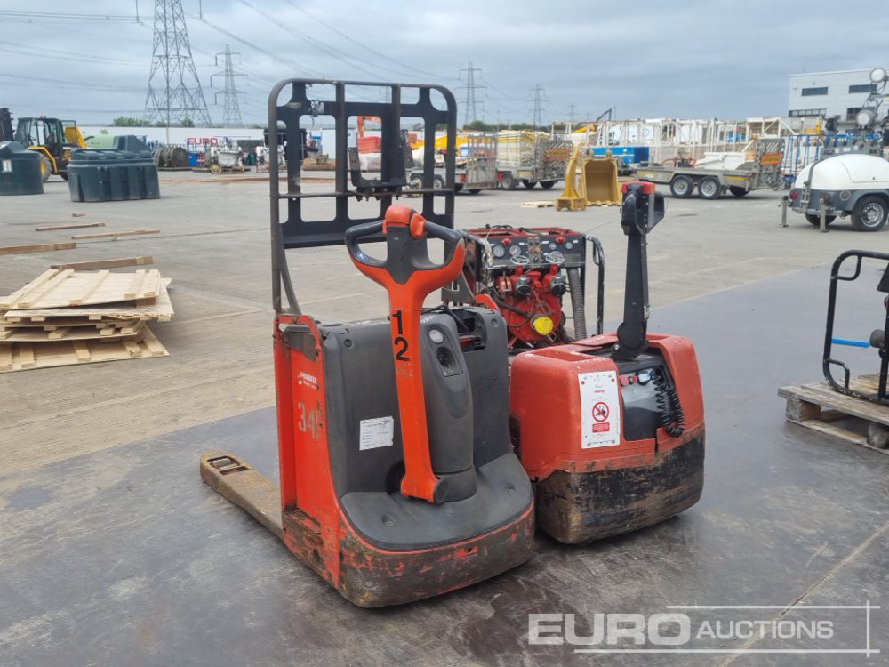 Linde Electric Pallet Truck (2 of) - Material handling equipment: picture 3 Linde Electric Pallet Truck (2 of) - Material handling equipment: picture 3