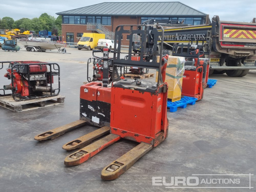 Linde Electric Pallet Truck (2 of) - Material handling equipment: picture 1 Linde Electric Pallet Truck (2 of) - Material handling equipment: picture 1