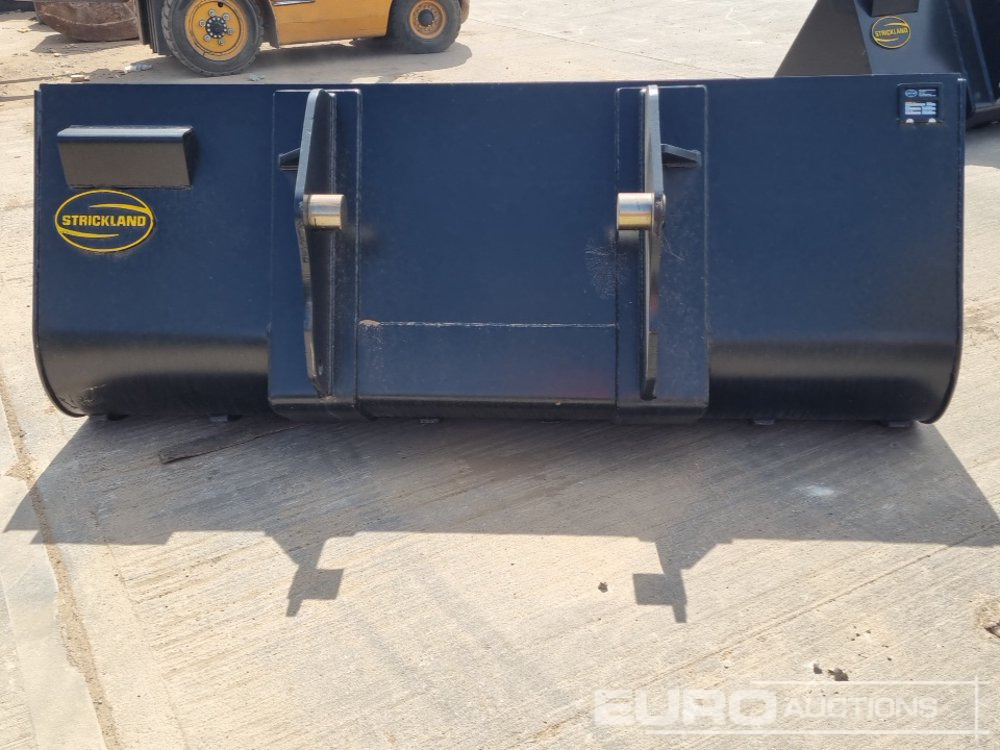 Unused Strickland 90" Loading Bucket to suit Manitou Telehandler - Material handling equipment: picture 4 Unused Strickland 90" Loading Bucket to suit Manitou Telehandler - Material handling equipment: picture 4