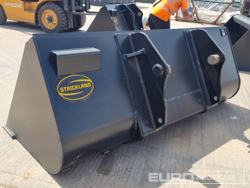 Unused Strickland 90" Loading Bucket to suit Manitou Telehandler - Material handling equipment: picture 3 Unused Strickland 90" Loading Bucket to suit Manitou Telehandler - Material handling equipment: picture 3
