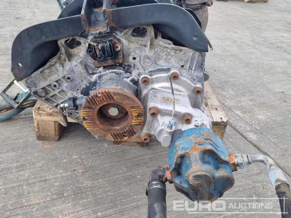 Mercedes 4 Cylinder Engine, Gearbox, Pump - Engine: picture 5 Mercedes 4 Cylinder Engine, Gearbox, Pump - Engine: picture 5