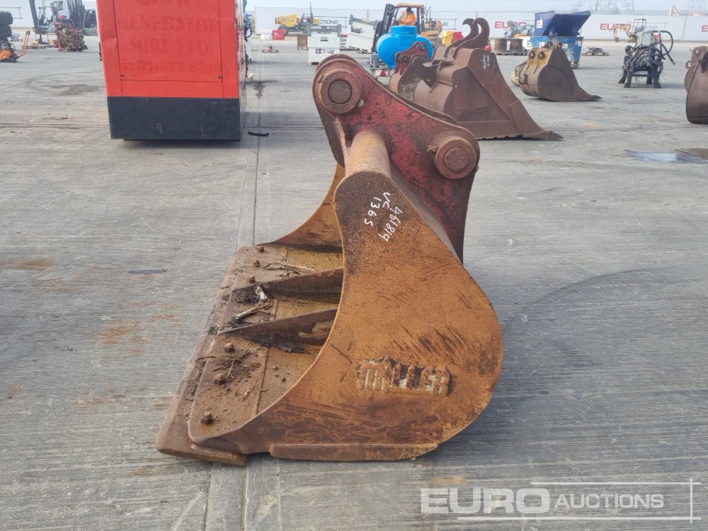 Miller 84" Ditching Bucket 90mm Pin to suit 30 Ton Excavator - Bucket: picture 2 Miller 84" Ditching Bucket 90mm Pin to suit 30 Ton Excavator - Bucket: picture 2