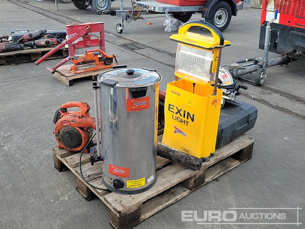 Milwaukee Battery Mag Drill, 110Volt Makita Rip Saw, Petrol Leaf Blower, 110Volt Water Pump, 240Volt Water Boiler, Hilti Rivet Gun, 240Volt Portable LED Light - Construction equipment: picture 3 Milwaukee Battery Mag Drill, 110Volt Makita Rip Saw, Petrol Leaf Blower, 110Volt Water Pump, 240Volt Water Boiler, Hilti Rivet Gun, 240Volt Portable LED Light - Construction equipment: picture 3