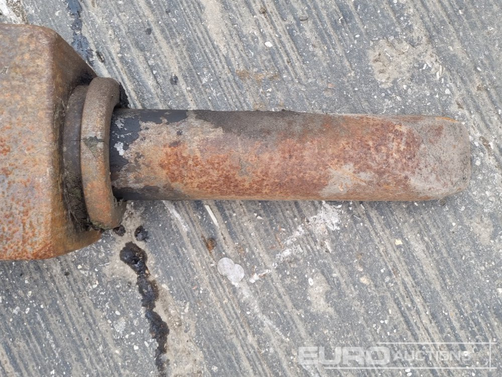 Montabert Hydraulic Breaker 45mm Pin to suit 4-6 Ton Excavator - Hydraulic hammer: picture 5 Montabert Hydraulic Breaker 45mm Pin to suit 4-6 Ton Excavator - Hydraulic hammer: picture 5