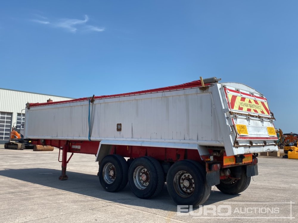 Montracon Tri Axle Aluminum Insulated Aggregate Tipping Trailer, Split Tail Door. ROR Drums, Lift Axle, Roll Over Cover - Tipper semi-trailer: picture 3 Montracon Tri Axle Aluminum Insulated Aggregate Tipping Trailer, Split Tail Door. ROR Drums, Lift Axle, Roll Over Cover - Tipper semi-trailer: picture 3