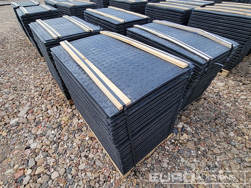 Unused Pallet of Rubber Road Plates (4 of) - Connectable - Other machinery: picture 5 Unused Pallet of Rubber Road Plates (4 of) - Connectable - Other machinery: picture 5