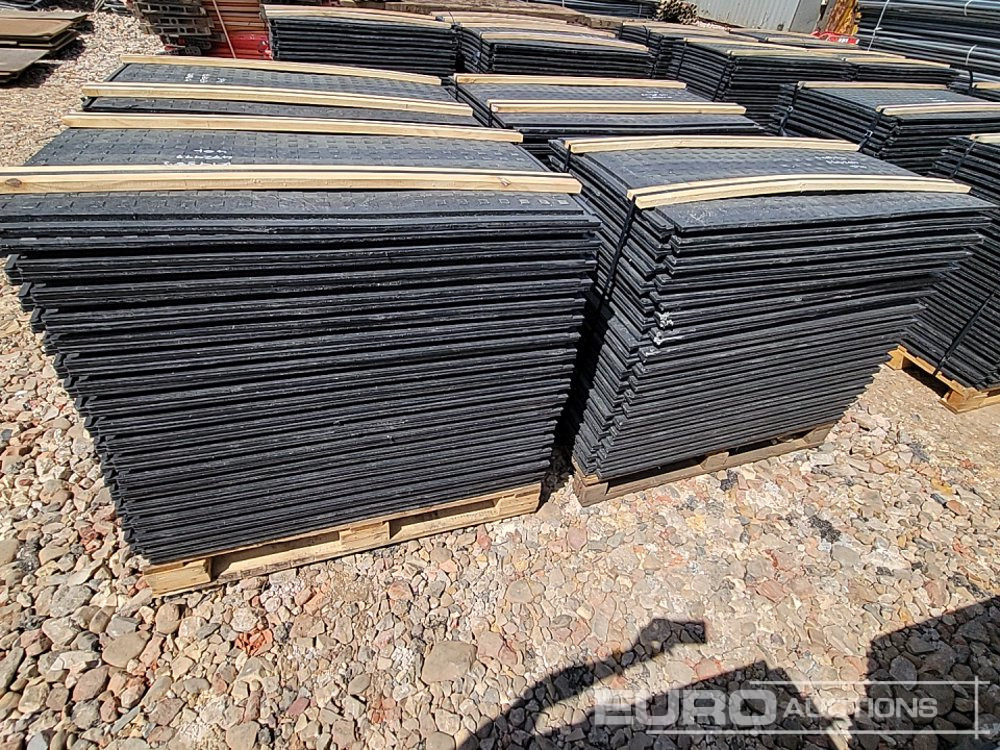 Unused Pallet of Rubber Road Plates (4 of) - Connectable - Other machinery: picture 4 Unused Pallet of Rubber Road Plates (4 of) - Connectable - Other machinery: picture 4