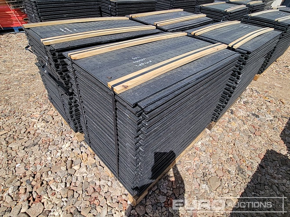 Unused Pallet of Rubber Road Plates (4 of) - Connectable - Other machinery: picture 3 Unused Pallet of Rubber Road Plates (4 of) - Connectable - Other machinery: picture 3