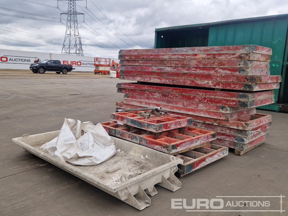 Peri Trio Concrete Formwork, 3.3m x 1.2m Panel (8 of), 3.3m x 0.9m Panel (4 of), 2.7m x 1.2m Panel (2 of), 1.2m x 0.6m Panel (3 of), 1.2m x 0.7m Panel (3 of), 0.9m x 0.6m Panel (2 of), Concrete Pourin - Asphalt machine: picture 3 Peri Trio Concrete Formwork, 3.3m x 1.2m Panel (8 of), 3.3m x 0.9m Panel (4 of), 2.7m x 1.2m Panel (2 of), 1.2m x 0.6m Panel (3 of), 1.2m x 0.7m Panel (3 of), 0.9m x 0.6m Panel (2 of), Concrete Pourin - Asphalt machine: picture 3