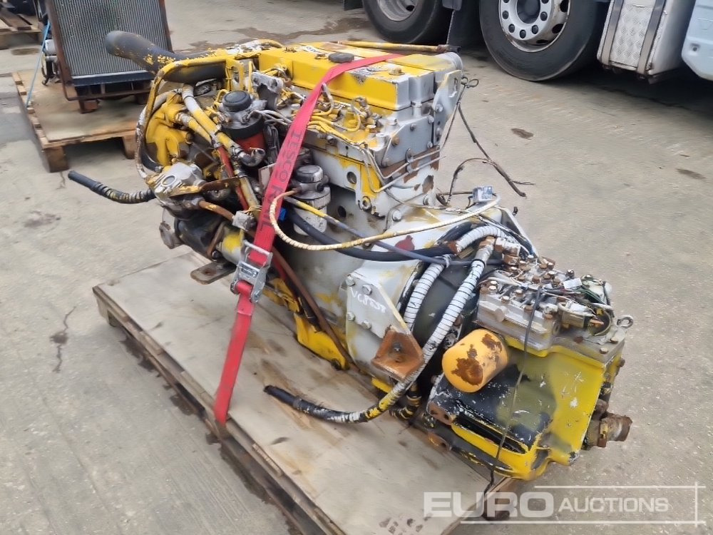 Perkins 4 Cylinder Engine, Pump - Engine: picture 3 Perkins 4 Cylinder Engine, Pump - Engine: picture 3