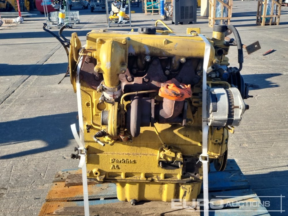 Perkins 4 Cylinder Engine - Engine: picture 3 Perkins 4 Cylinder Engine - Engine: picture 3