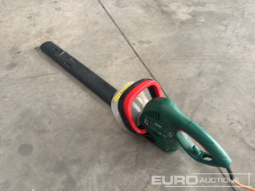 Qualcast 240 Volt Hedge Trimmer - Construction equipment: picture 2 Qualcast 240 Volt Hedge Trimmer - Construction equipment: picture 2