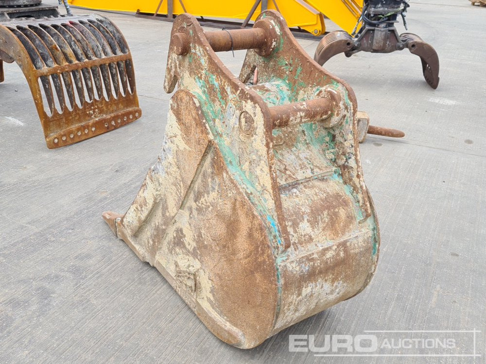 Rhinox 24" Digging Bucket 80mm Pin to suit 20 Ton Excavator - Bucket: picture 3 Rhinox 24" Digging Bucket 80mm Pin to suit 20 Ton Excavator - Bucket: picture 3