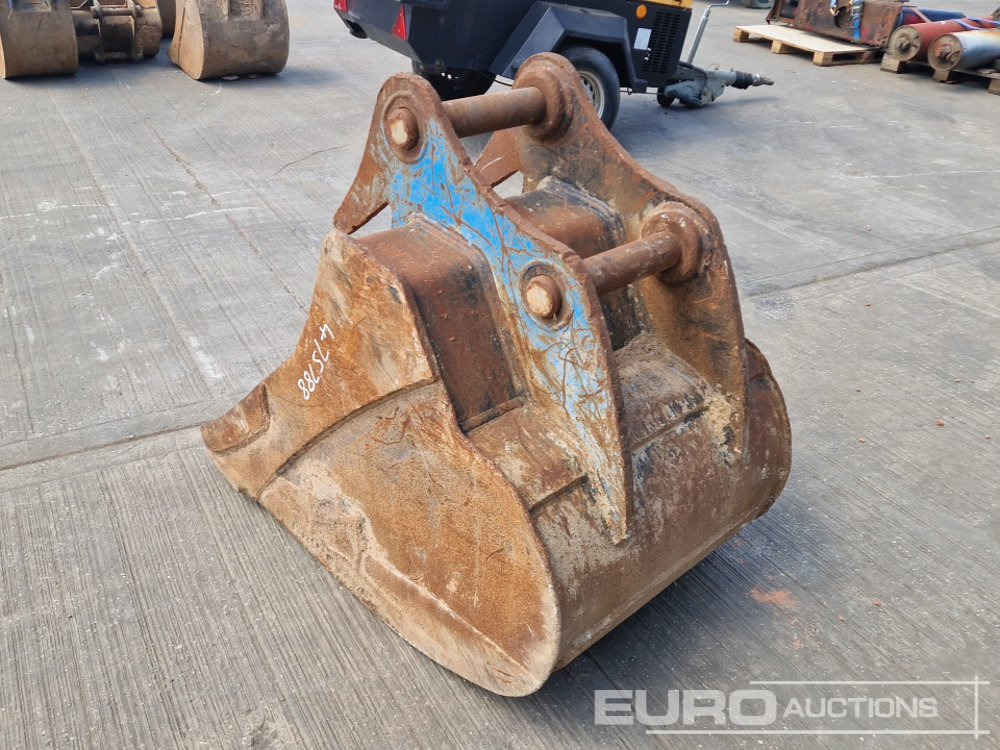 Rhinox 30" Digging Bucket 65mm Pin to suit 13 Ton Excavator - Bucket: picture 3 Rhinox 30" Digging Bucket 65mm Pin to suit 13 Ton Excavator - Bucket: picture 3