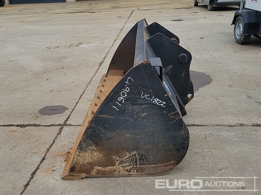 Rhinox 90" Loading Bucket to suit Telehandler - Bucket: picture 2 Rhinox 90" Loading Bucket to suit Telehandler - Bucket: picture 2
