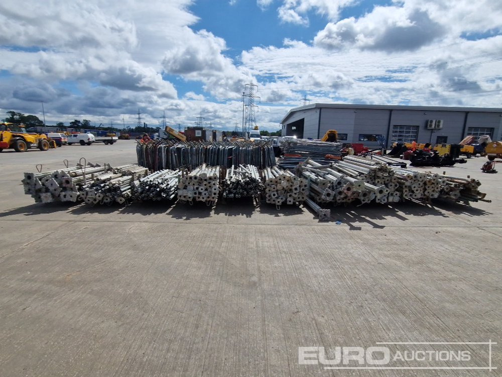 Selection of Shuttering Props, Shoring Props, Kwikstage Poles, Galvanised Rails, Frame Work Supports (10 Stillages of) - Construction equipment: picture 2 Selection of Shuttering Props, Shoring Props, Kwikstage Poles, Galvanised Rails, Frame Work Supports (10 Stillages of) - Construction equipment: picture 2