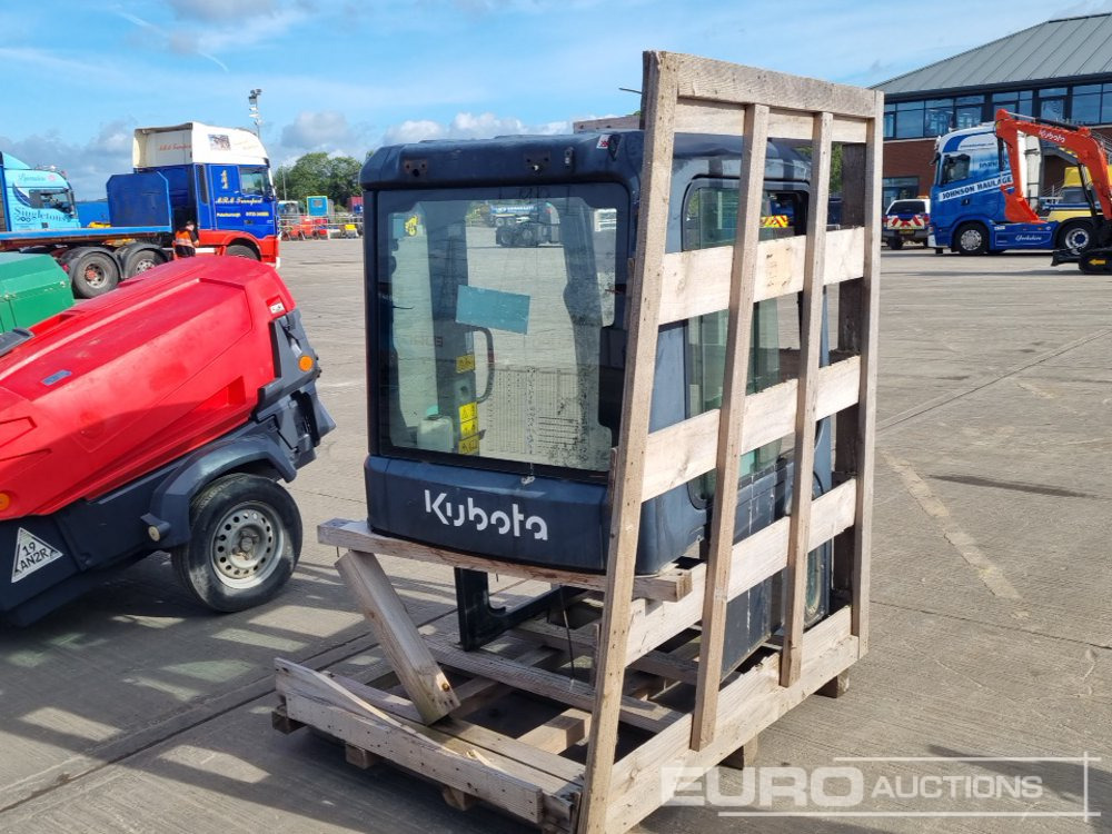 Cab to suit Kubota Excavator - Spare parts: picture 3 Cab to suit Kubota Excavator - Spare parts: picture 3