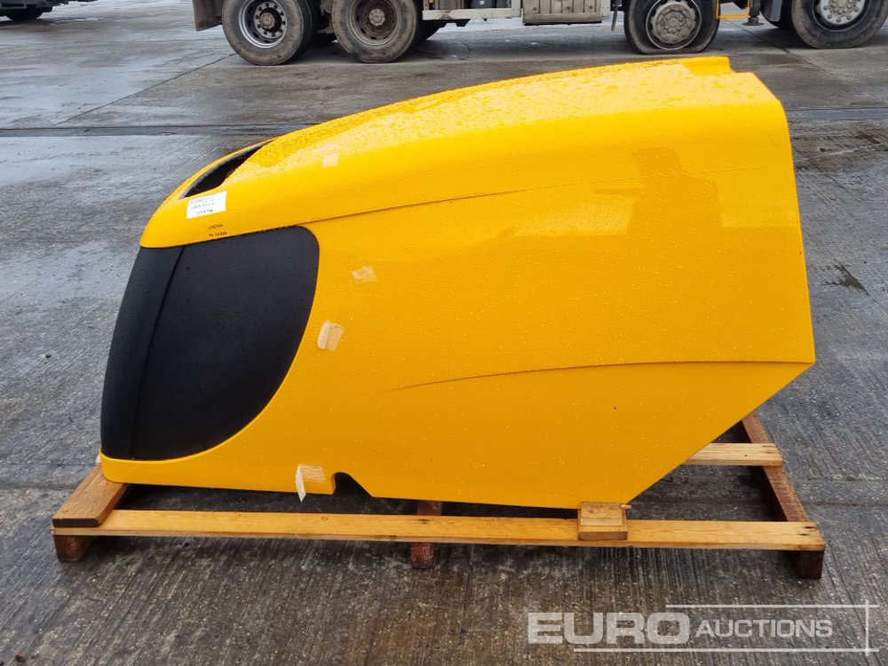 JCB Bonnet Cover to suit 772 - Spare parts: picture 2 JCB Bonnet Cover to suit 772 - Spare parts: picture 2