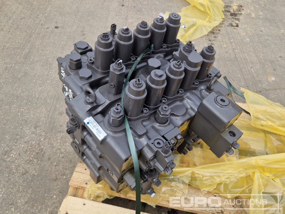Volvo Main Control Valve - Spare parts: picture 3 Volvo Main Control Valve - Spare parts: picture 3