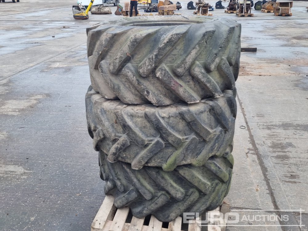 Starco 405/70-20 Tyre (3 of) - Tire: picture 1 Starco 405/70-20 Tyre (3 of) - Tire: picture 1