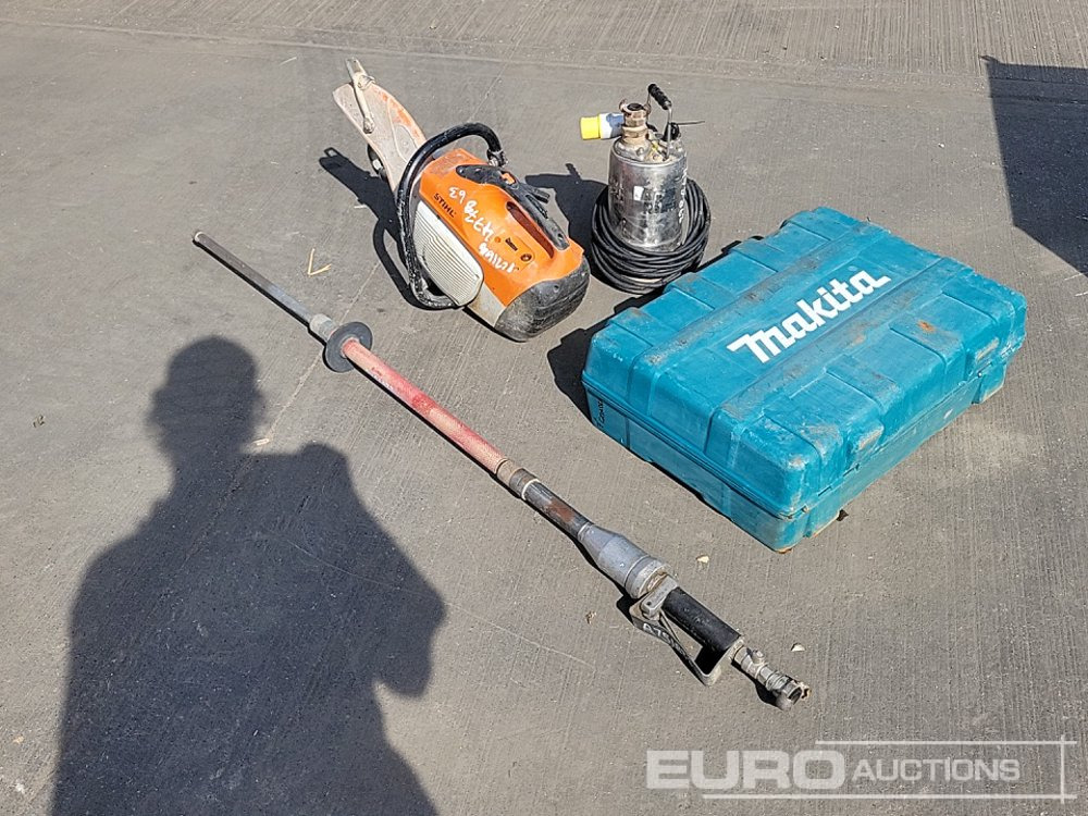Stihl Quick Cut Saw, Makita Battery Grinder, Poker Unit Pole, 110 Volt Water Sump - Construction equipment: picture 3 Stihl Quick Cut Saw, Makita Battery Grinder, Poker Unit Pole, 110 Volt Water Sump - Construction equipment: picture 3