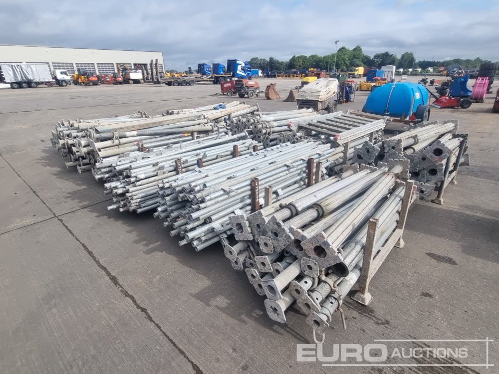 Stillage of Arco Props (5 of), Stillage of Heavy Duty Arco Props (4 of), Stillage of Handrail Posts (3 of) - Construction equipment: picture 5 Stillage of Arco Props (5 of), Stillage of Heavy Duty Arco Props (4 of), Stillage of Handrail Posts (3 of) - Construction equipment: picture 5
