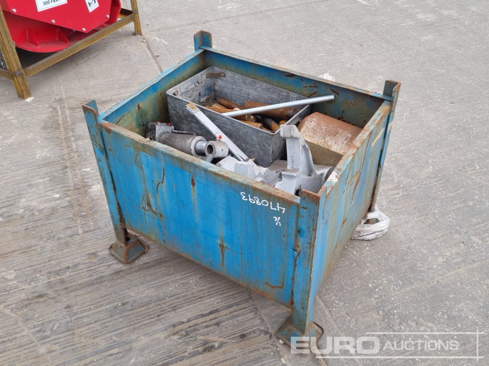 Stillage of QH Parts - Quick coupler: picture 1 Stillage of QH Parts - Quick coupler: picture 1
