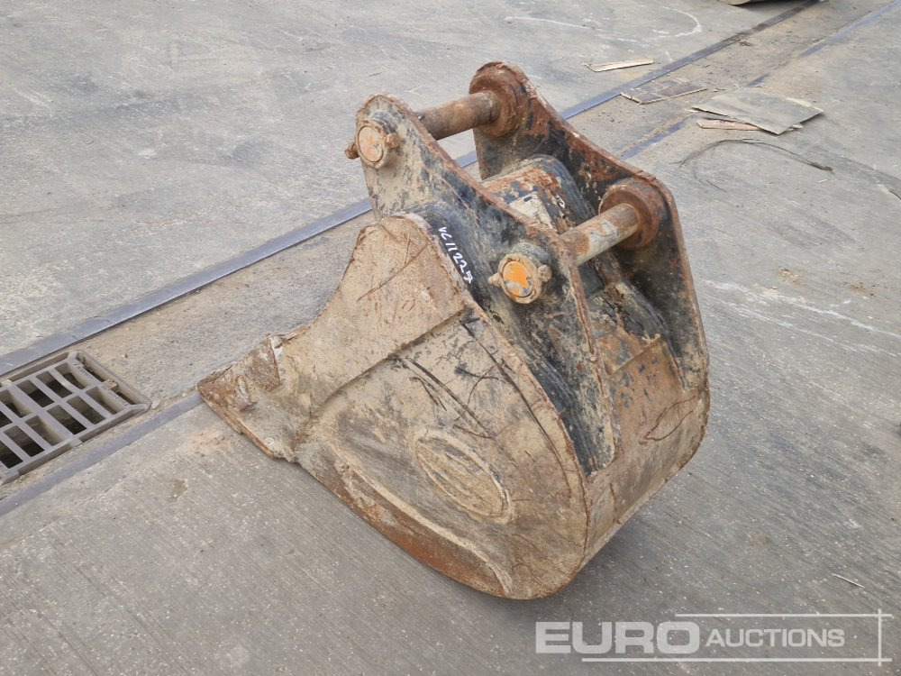 Strickland 24" Digging Bucket 65mm Pin to suit 13 Ton Excavator - Bucket: picture 3 Strickland 24" Digging Bucket 65mm Pin to suit 13 Ton Excavator - Bucket: picture 3