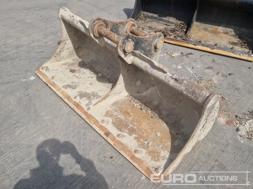 Strickland 72" Ditching Bucket 65mm Pin to suit 13 Ton Excavator - Bucket: picture 1 Strickland 72" Ditching Bucket 65mm Pin to suit 13 Ton Excavator - Bucket: picture 1