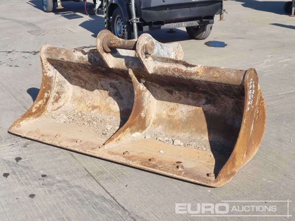 Strickland 72" Ditching Bucket 65mm Pin to suit 13 Ton Excavator - Bucket: picture 1 Strickland 72" Ditching Bucket 65mm Pin to suit 13 Ton Excavator - Bucket: picture 1