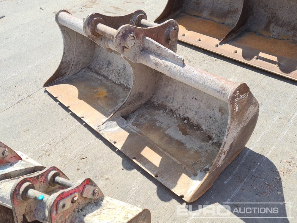 Strickland 72" Ditching Bucket 65mm Pin to suit 13 Ton Excavator - Bucket: picture 1 Strickland 72" Ditching Bucket 65mm Pin to suit 13 Ton Excavator - Bucket: picture 1