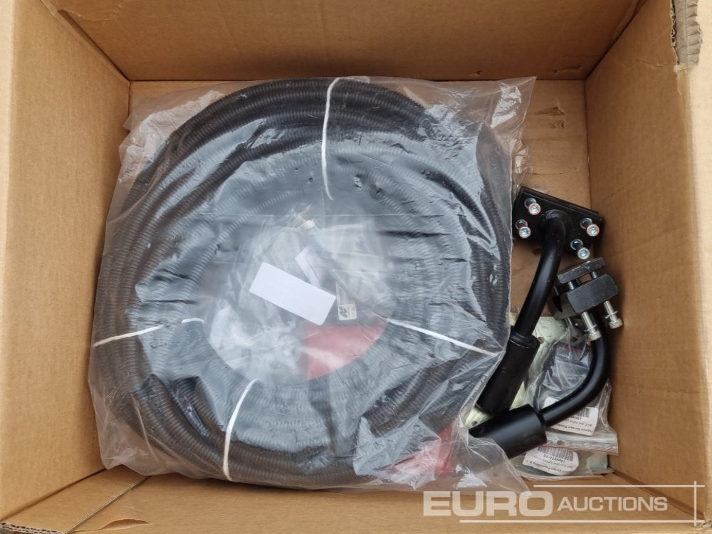 TOPCON Excavator GPS Install Kit, Antenna Brackets (2 of), Sensor Mountings (4 of), TSI3S Sensors (3 of), TSI3D Sensor, 1x5m Can Cable, GX60 Universal Mounting Bracket - Workshop equipment: picture 2 TOPCON Excavator GPS Install Kit, Antenna Brackets (2 of), Sensor Mountings (4 of), TSI3S Sensors (3 of), TSI3D Sensor, 1x5m Can Cable, GX60 Universal Mounting Bracket - Workshop equipment: picture 2