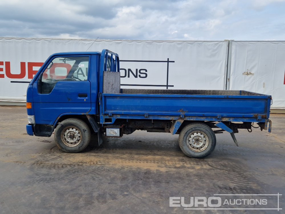 Toyota Dyna - Flatbed van: picture 2 Toyota Dyna - Flatbed van: picture 2
