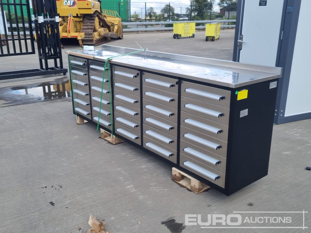 Unused 2025 10' Work Bench, 30 Drawers - Construction equipment: picture 3 Unused 2025 10' Work Bench, 30 Drawers - Construction equipment: picture 3