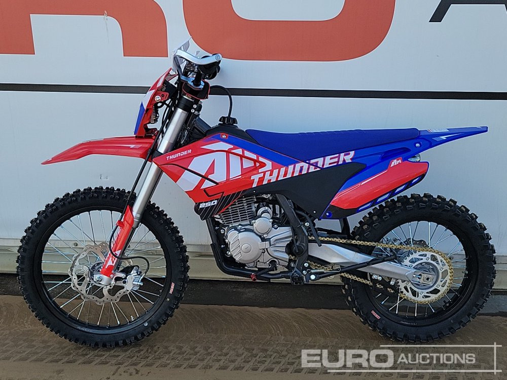 Unused 2025 Apollo Thunder 250cc Motorcross Bike, 21" Front, 18" Rear Tyres, Electric Start, Air Cooled, Hydraulic Suspension, Disc Brakes, Lighting Kit (UNASSEMBLED) - Motorcycle: picture 2 Unused 2025 Apollo Thunder 250cc Motorcross Bike, 21" Front, 18" Rear Tyres, Electric Start, Air Cooled, Hydraulic Suspension, Disc Brakes, Lighting Kit (UNASSEMBLED) - Motorcycle: picture 2