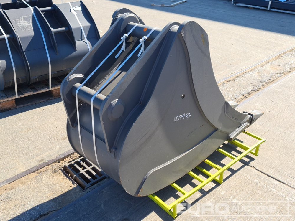 Unused 24" Scoop Bucket 80mm Pin to suit 20 Ton Excavator - Bucket: picture 5 Unused 24" Scoop Bucket 80mm Pin to suit 20 Ton Excavator - Bucket: picture 5