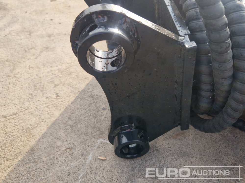 Unused 32" Hydraulic Tilting Bucket to suit Mini Excavator - Bucket: picture 5 Unused 32" Hydraulic Tilting Bucket to suit Mini Excavator - Bucket: picture 5